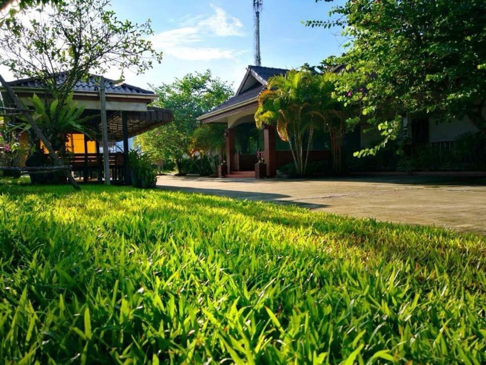 坤那宏酒店 洛坤府 外观 照片